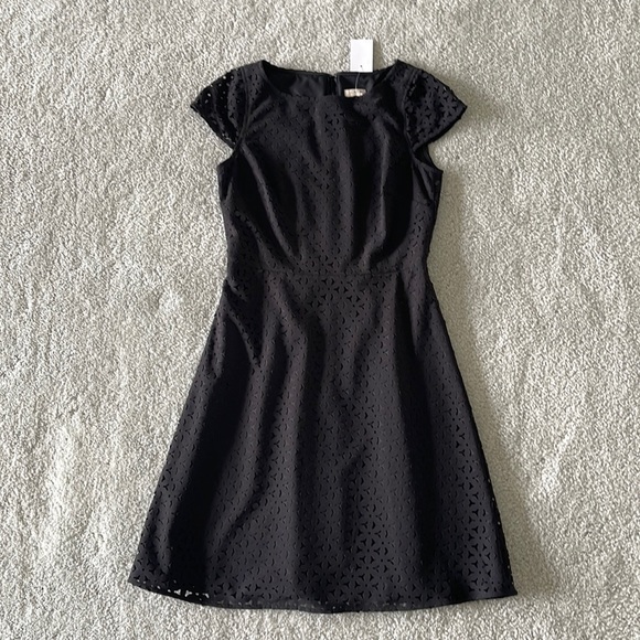 NWT J. Crew Factory Black Laser Cut Patterned Dress - Size 0 - Picture 2 of 4